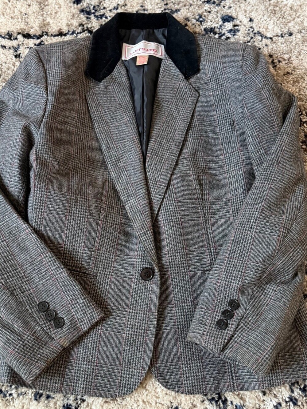 Suits Ltd Gray Plaid Blazer Velvet Collar 8